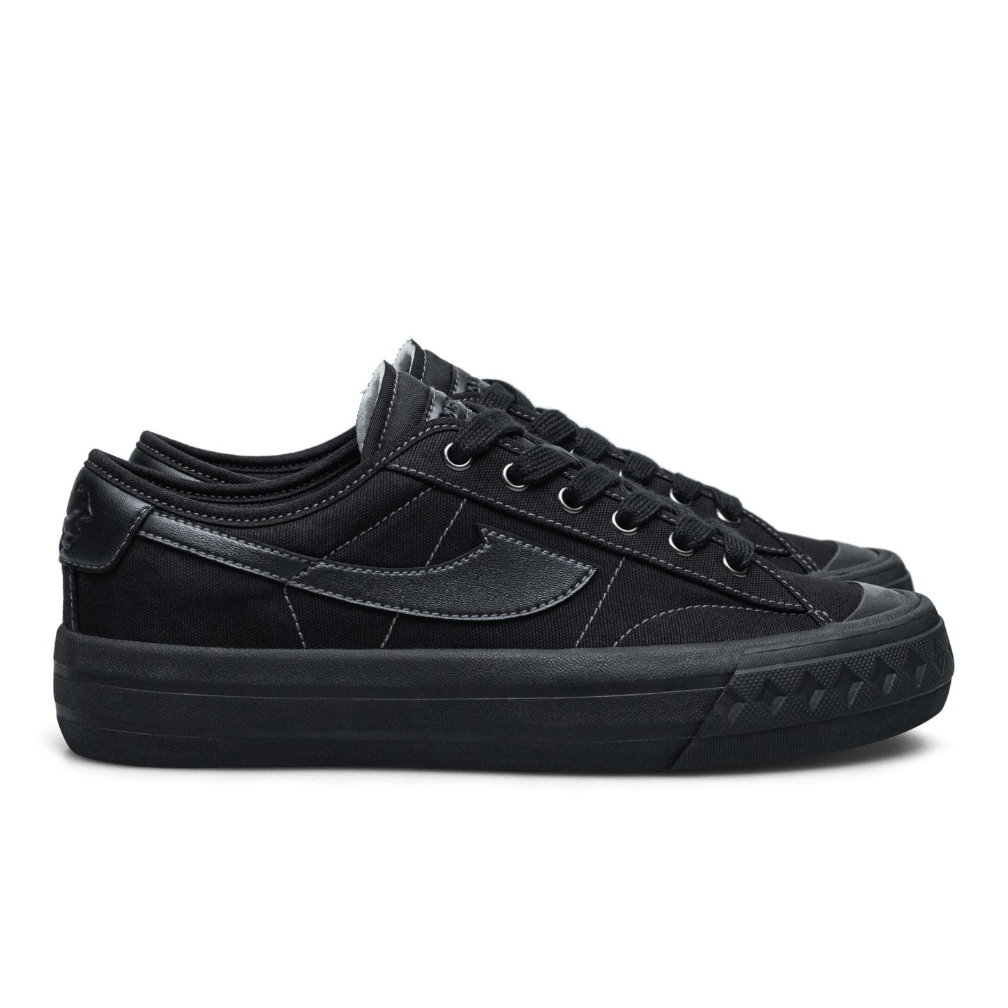 Retrograde Low Triple Black