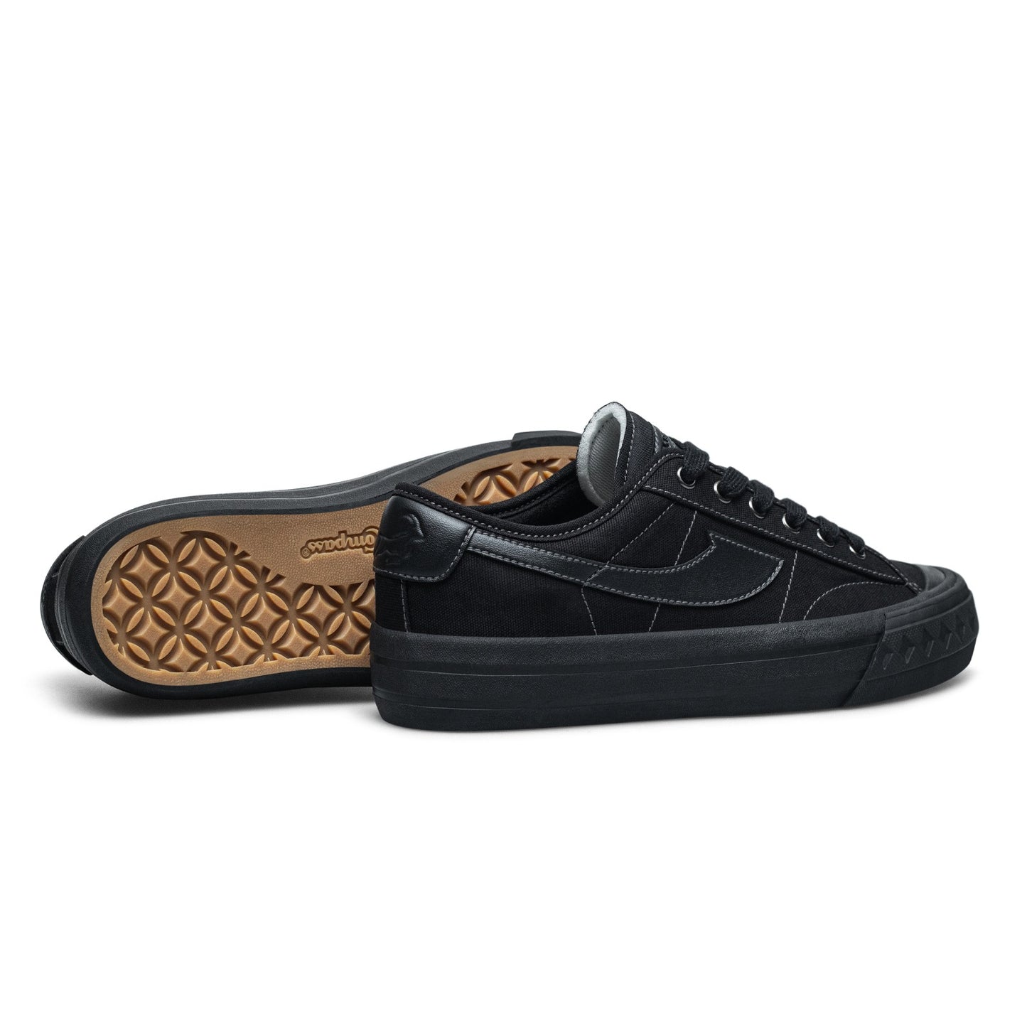 Retrograde Low Triple Black